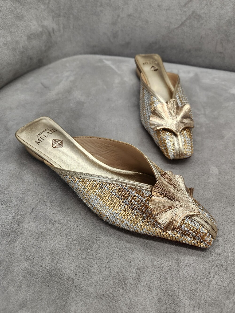 Antonio Melani Dress Mules 9.5 Gold Canvas Joy Golden Chunky Brooch Leaf New$140